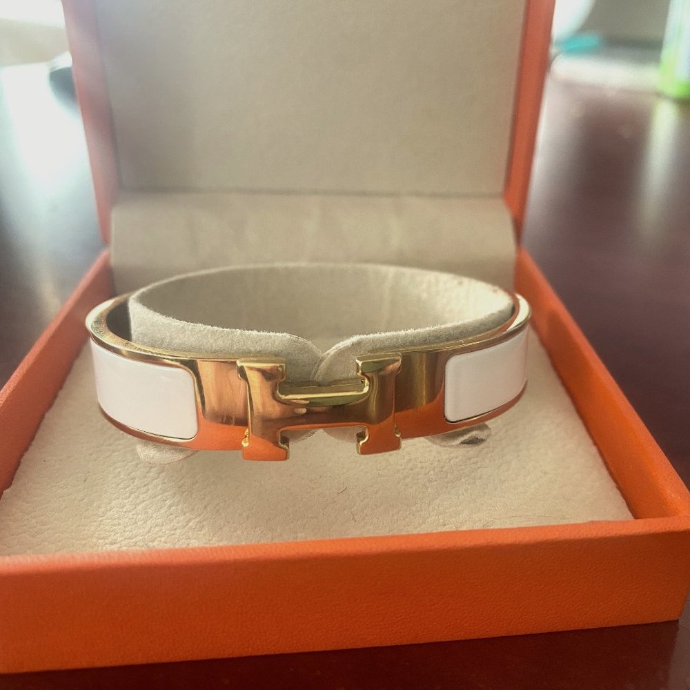 Hermès Clic H bracelet in Blanc Enamel and Gold